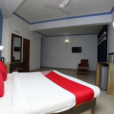 Oyo 5667 Katra Continental Hotel Bagian luar foto