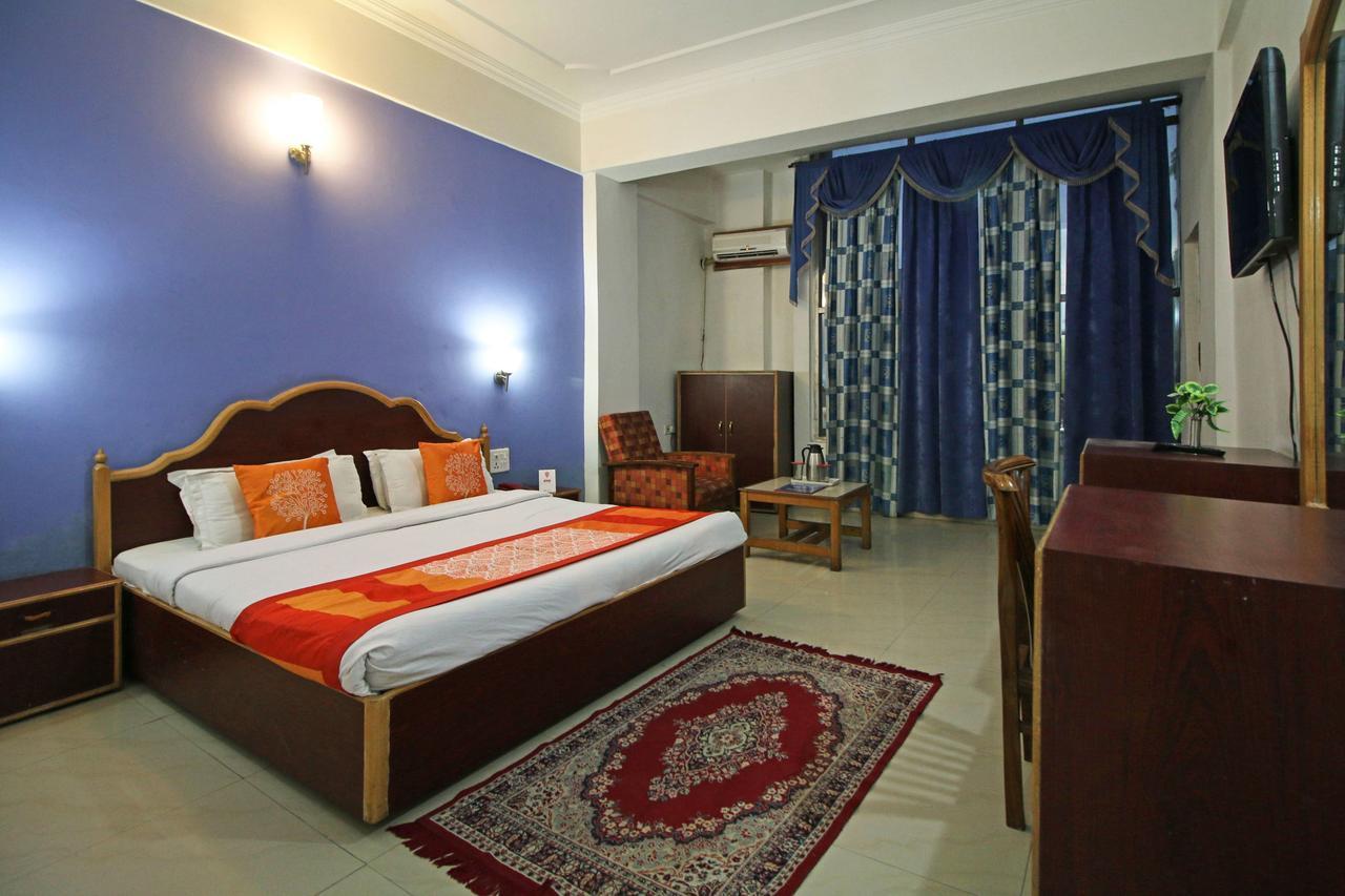 Oyo 5667 Katra Continental Hotel Bagian luar foto