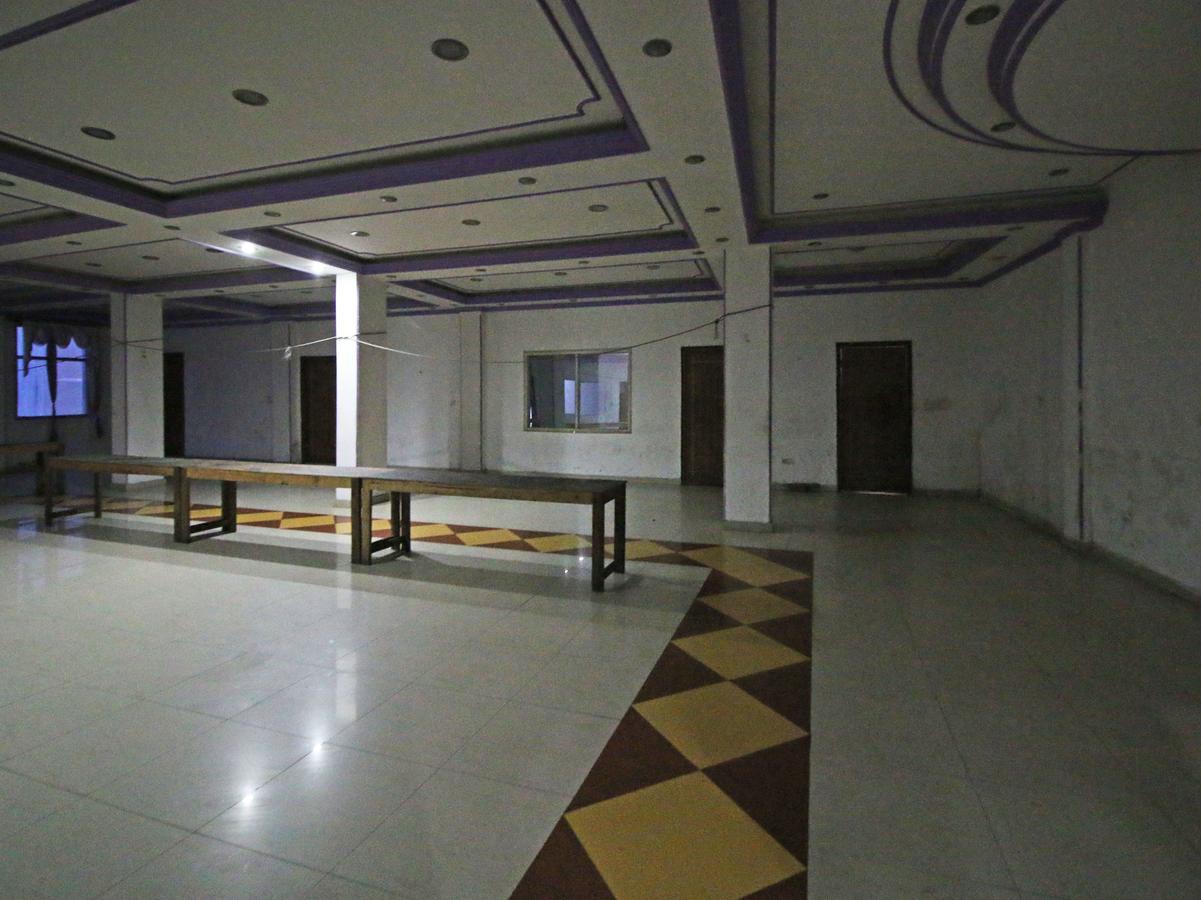 Oyo 5667 Katra Continental Hotel Bagian luar foto