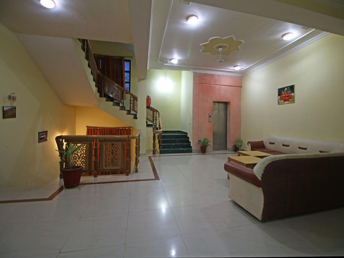 Oyo 5667 Katra Continental Hotel Bagian luar foto