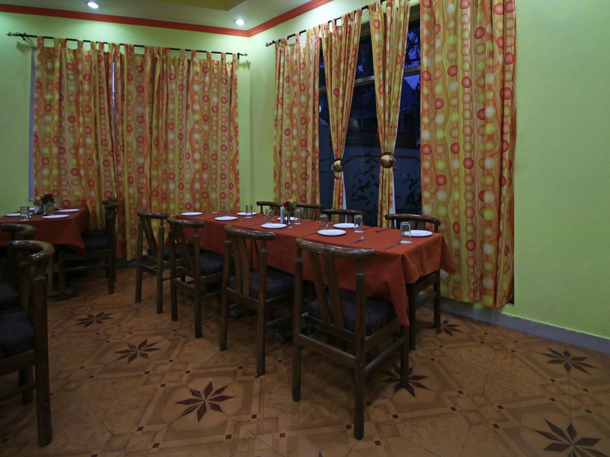Oyo 5667 Katra Continental Hotel Bagian luar foto