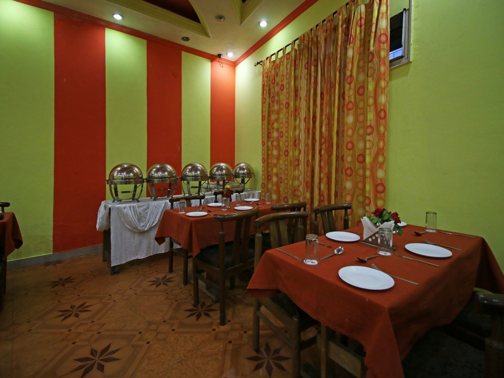 Oyo 5667 Katra Continental Hotel Bagian luar foto
