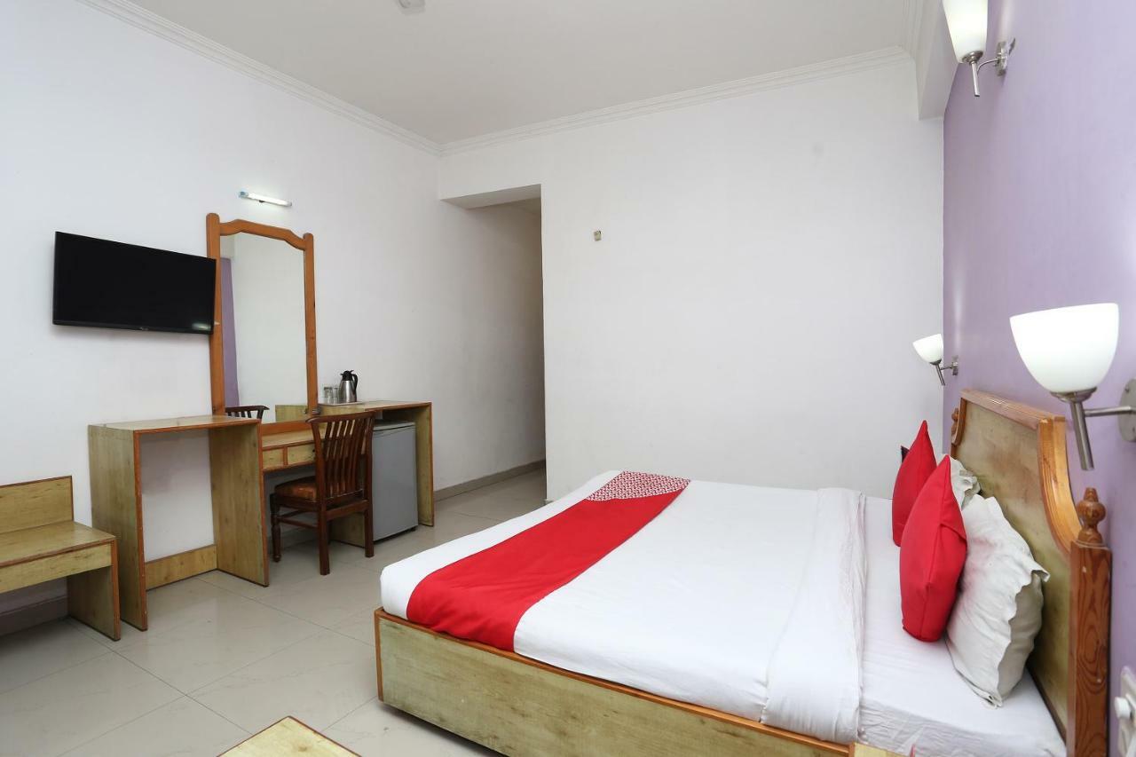Oyo 5667 Katra Continental Hotel Bagian luar foto