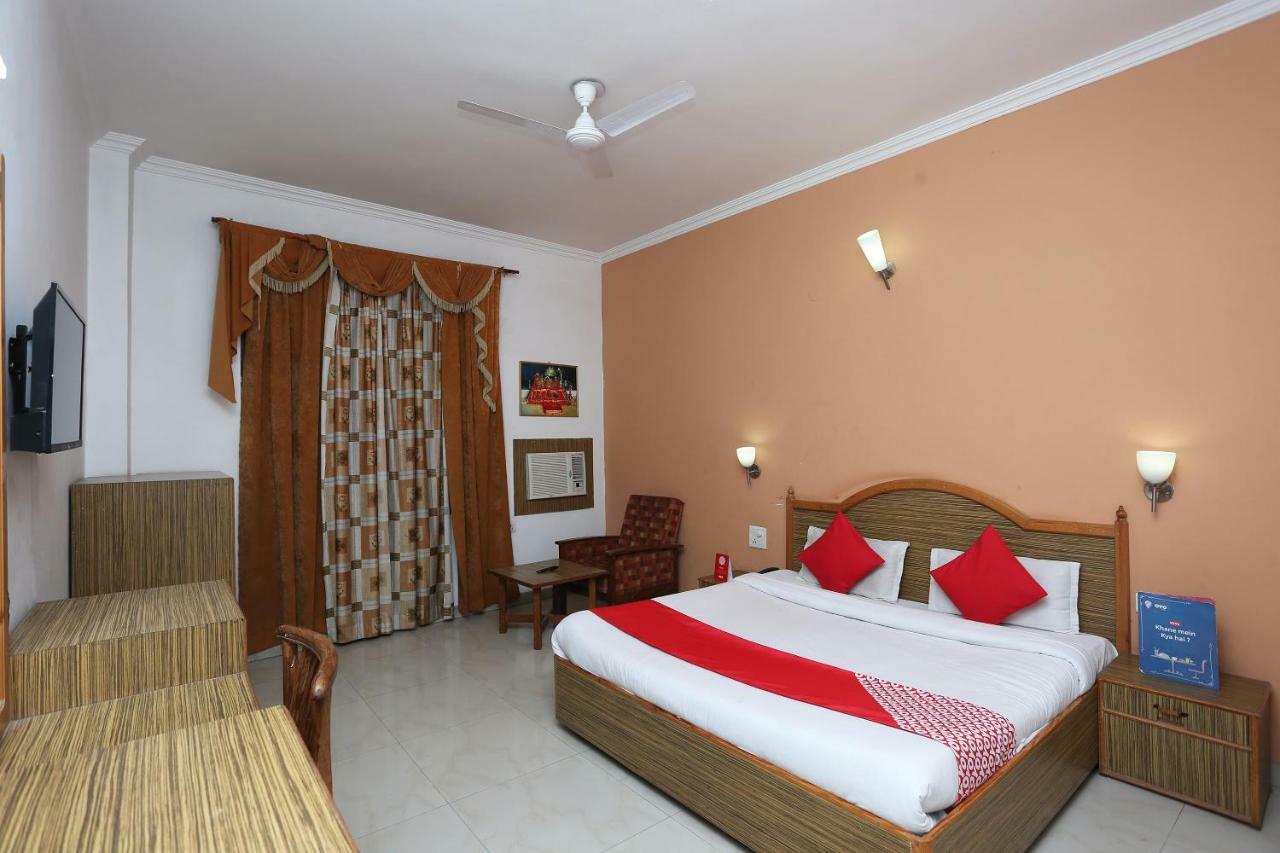 Oyo 5667 Katra Continental Hotel Bagian luar foto