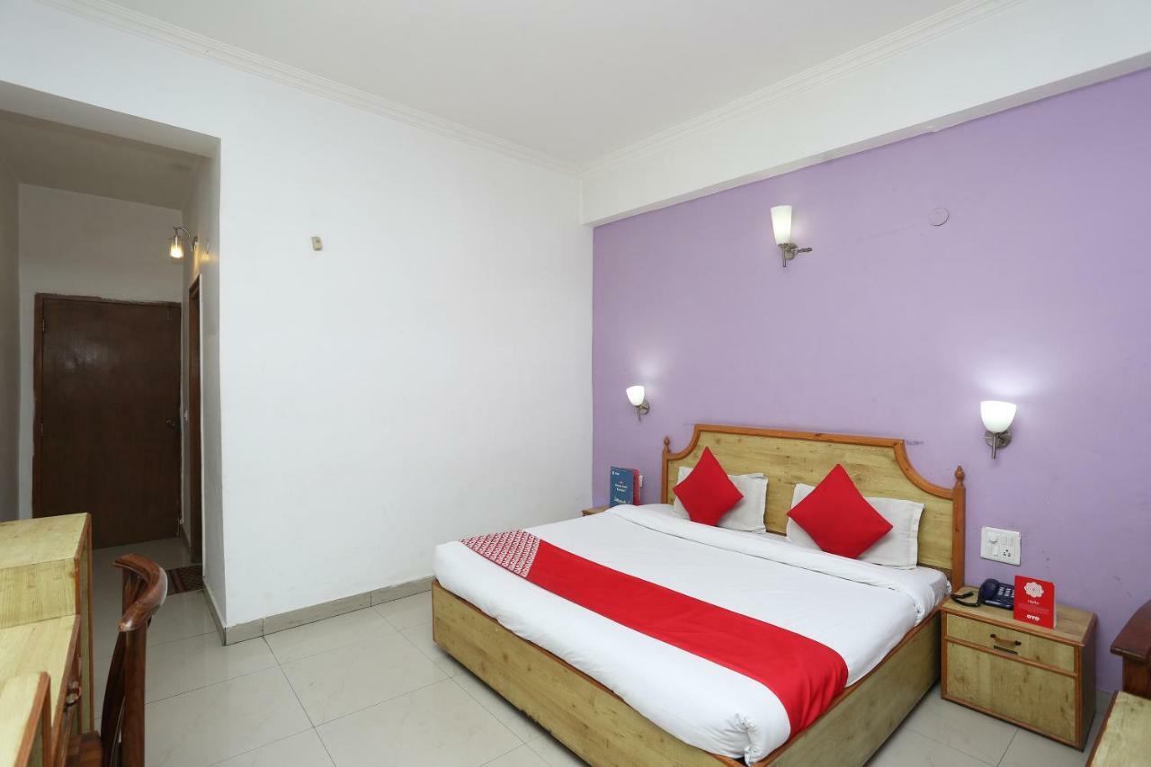 Oyo 5667 Katra Continental Hotel Bagian luar foto